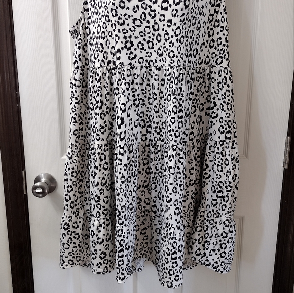 Cheetah Dress (no tag) - Picture 4 of 7